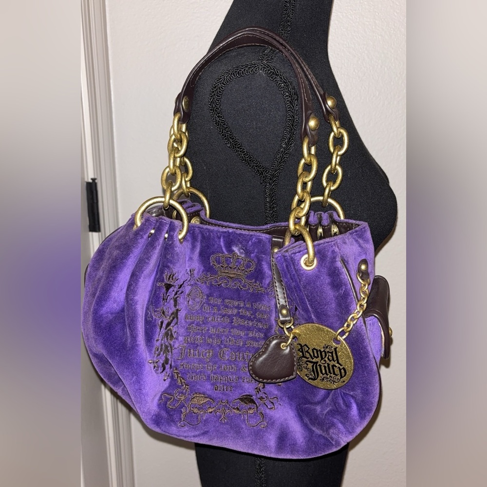 VINTAGE AUTHENTIC RARE Velour  purple juicy couture bag 2002 
 
PRICE IS FIRM!